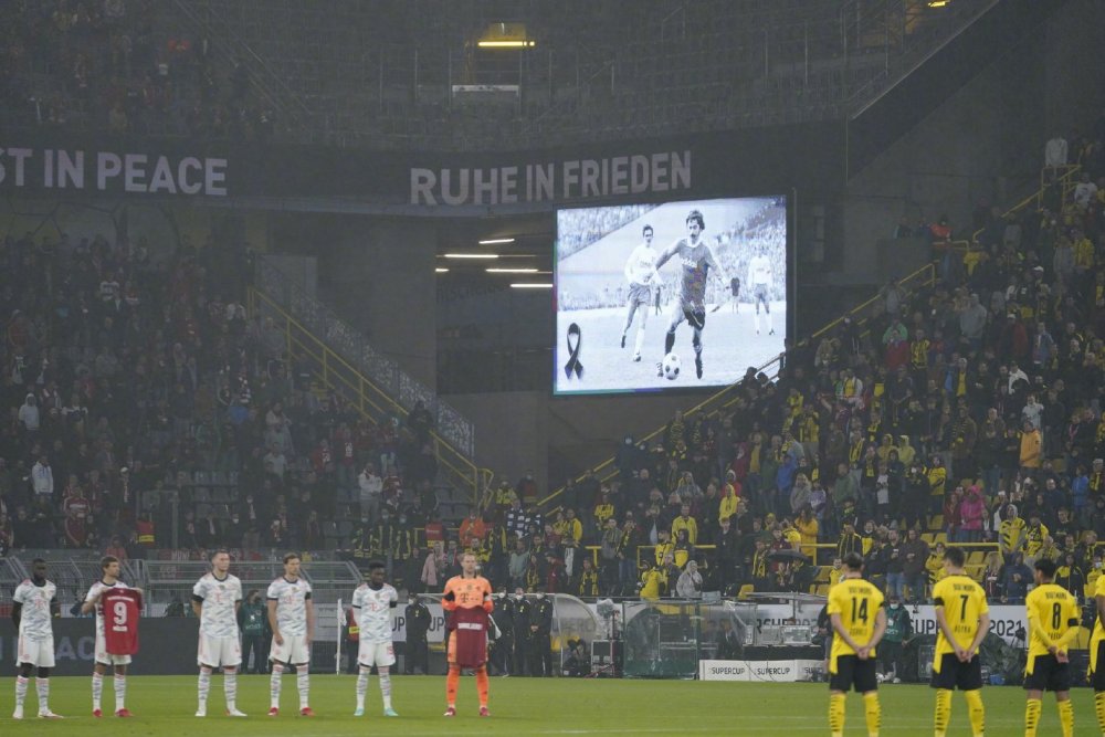  法兰克福更衣室团结一心，德甲团队精神铸就佳绩